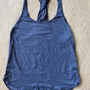 Lululemon workout top
